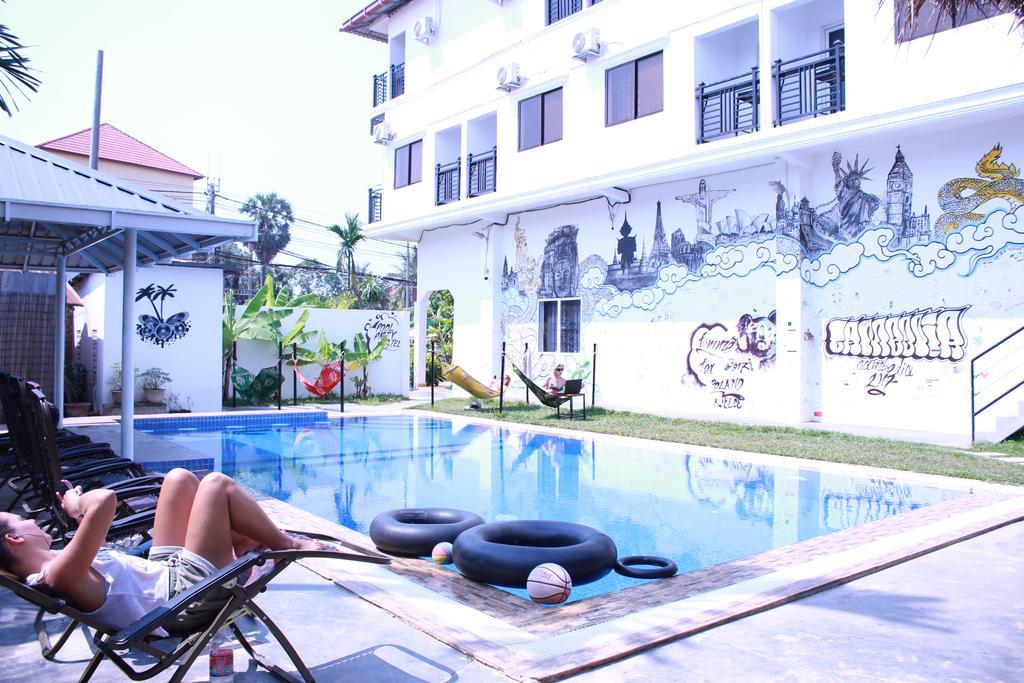 Pool Party Hostel Siem Reap Exterior photo